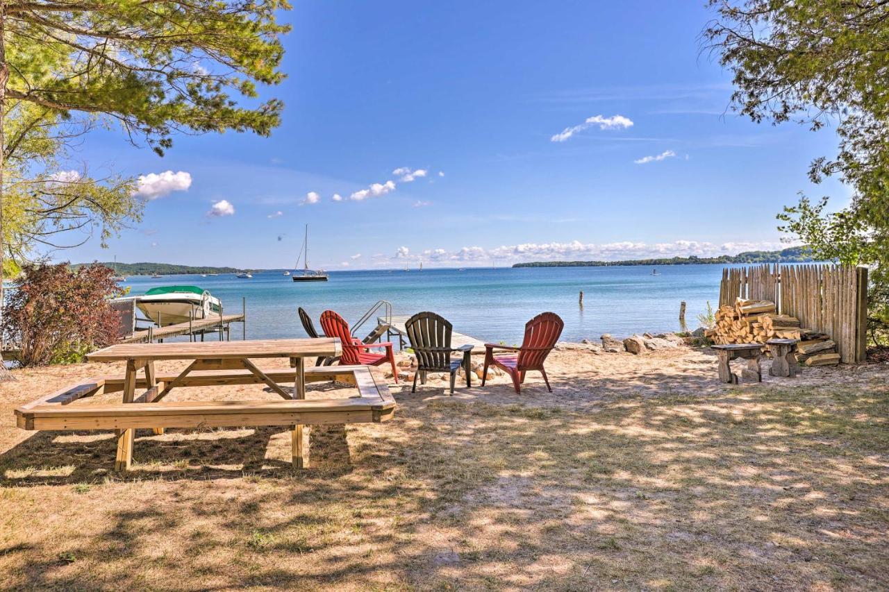 Quaint Studio With Shared Beach Walk To Suttons Bay Εξωτερικό φωτογραφία