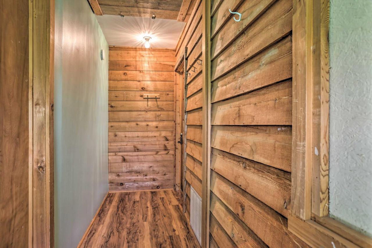Quaint Studio With Shared Beach Walk To Suttons Bay Εξωτερικό φωτογραφία