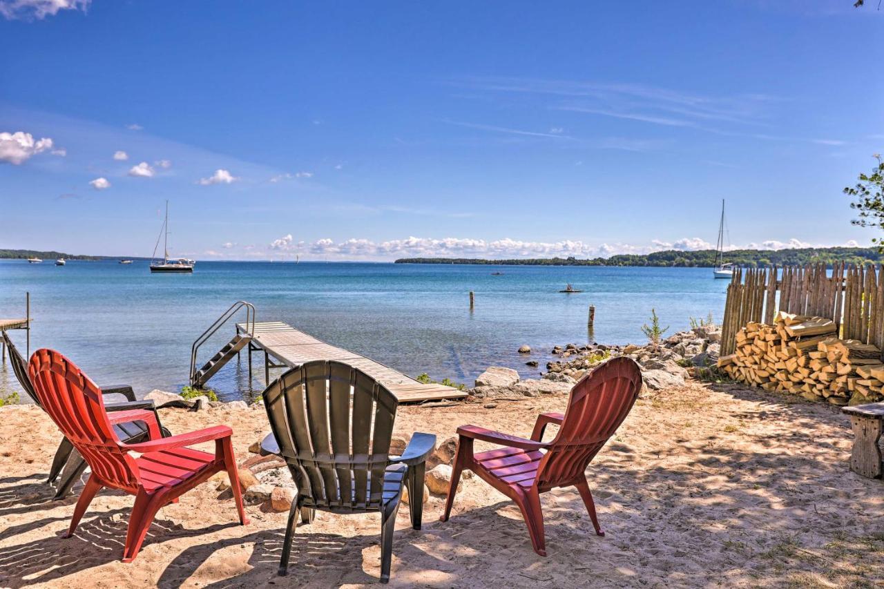 Quaint Studio With Shared Beach Walk To Suttons Bay Εξωτερικό φωτογραφία